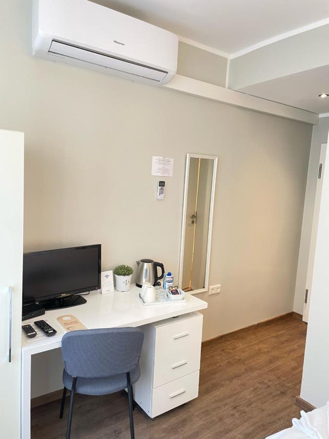 Barcelona Bed & Breakfast ดุสเซลดอร์ฟ ภายนอก รูปภาพ