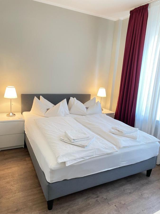 Barcelona Bed & Breakfast ดุสเซลดอร์ฟ ภายนอก รูปภาพ