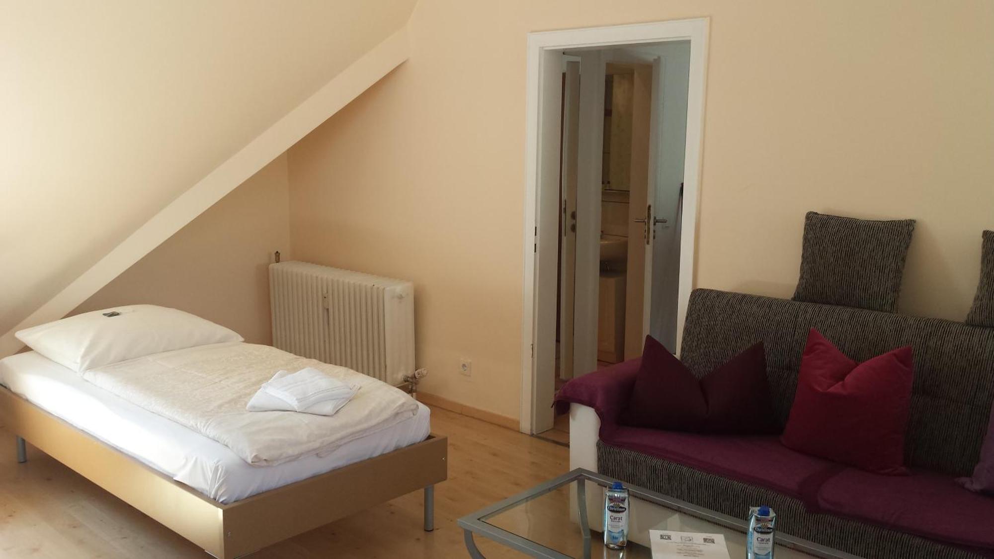 Barcelona Bed & Breakfast ดุสเซลดอร์ฟ ห้อง รูปภาพ