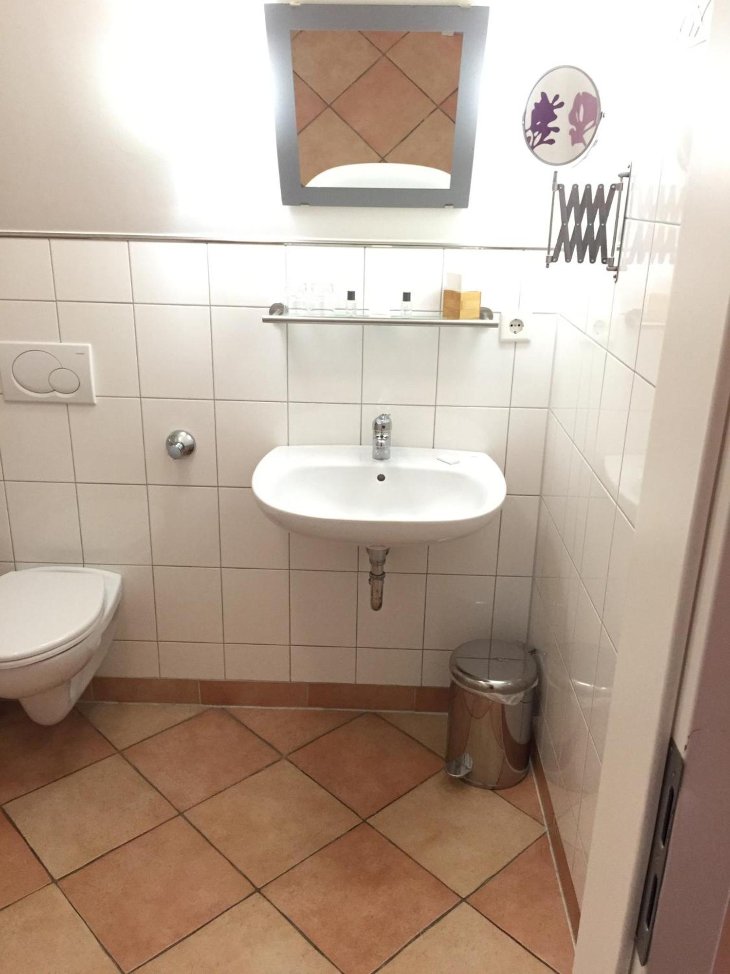 Barcelona Bed & Breakfast ดุสเซลดอร์ฟ ห้อง รูปภาพ