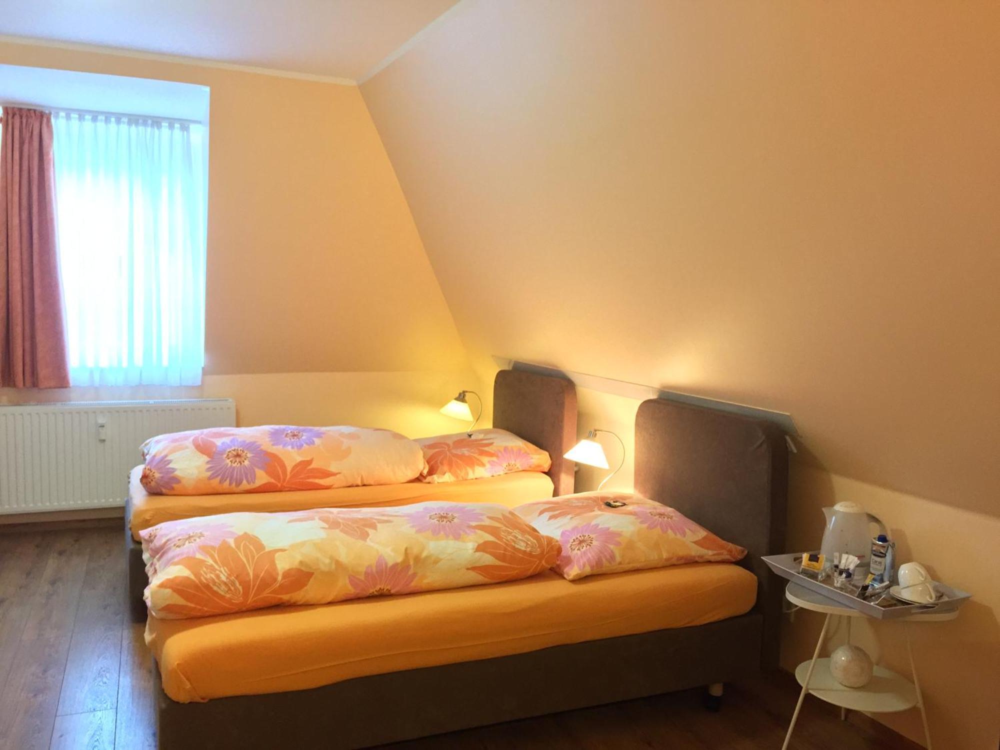 Barcelona Bed & Breakfast ดุสเซลดอร์ฟ ห้อง รูปภาพ