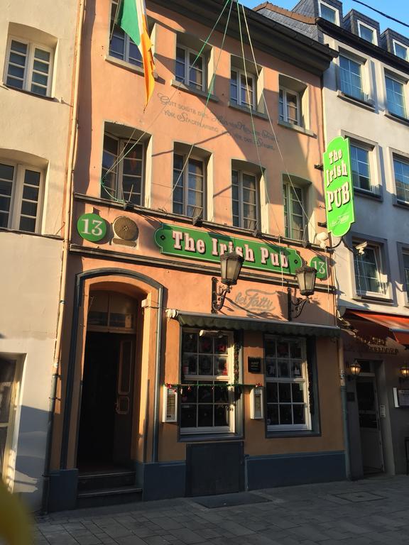 Barcelona Bed & Breakfast ดุสเซลดอร์ฟ ภายนอก รูปภาพ