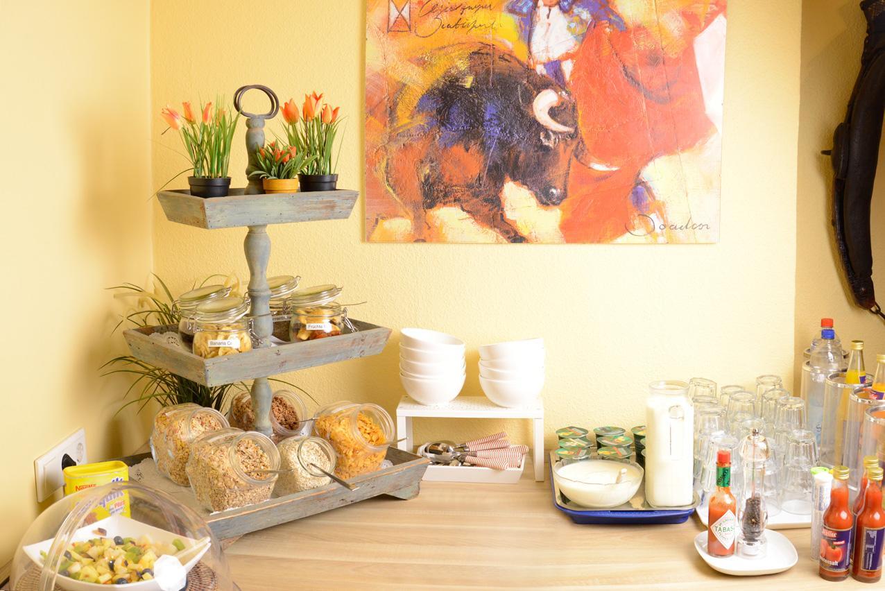 Barcelona Bed & Breakfast ดุสเซลดอร์ฟ ภายนอก รูปภาพ